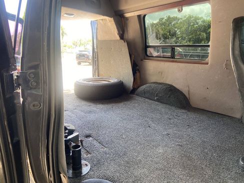 Used 1999 Ford E-250 and Econoline 250 Extended RWD image 7