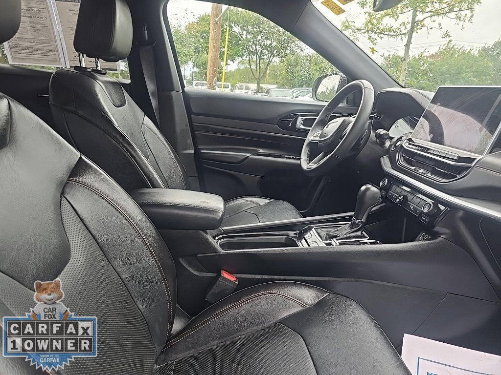 Used 2023 Jeep Compass Limited AWD/4WD image 11