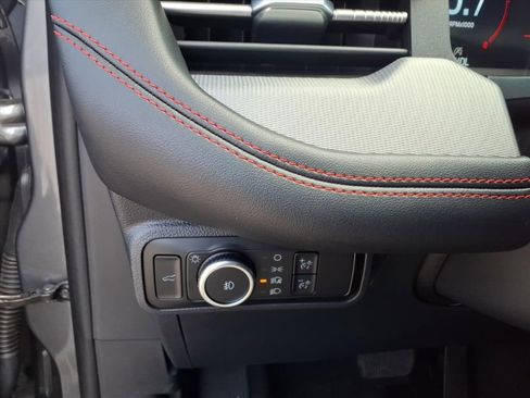 Used 2025 Ford Explorer ST-Line w/ Premium Package image 30