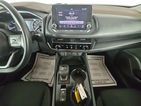 Used 2023 Nissan Rogue S image 11