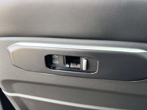 New 2026 BMW X6 xDrive40i w/ Climate Comfort Package image 34