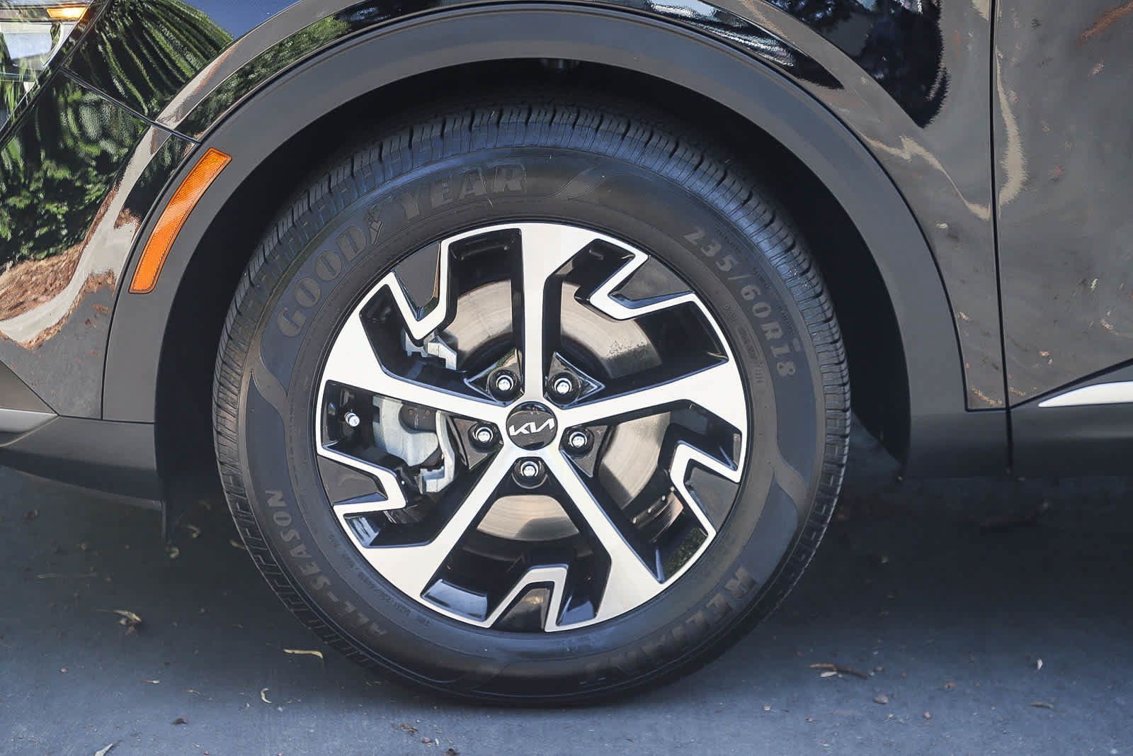 Used 2023 Kia Sportage EX FWD image 10
