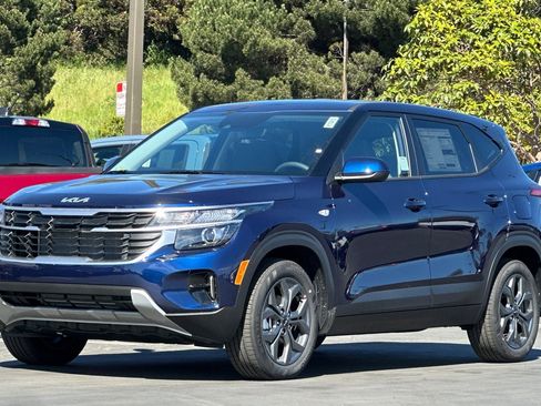 New 2026 Kia Seltos LX image 8