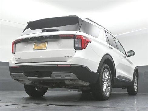 Certified 2025 Ford Explorer Active w/ Active Comfort Package image 41