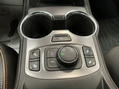 Used 2024 GMC Terrain AT4 w/ LPO, 'HIT The Road' Package AWD/4WD image 18