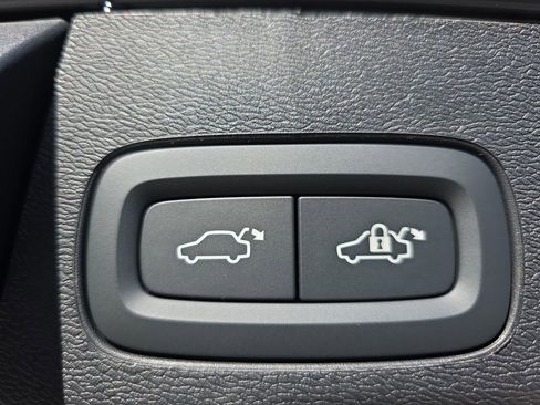 New 2026 Volvo XC60 B5 Plus w/ Protection Package Premier image 21