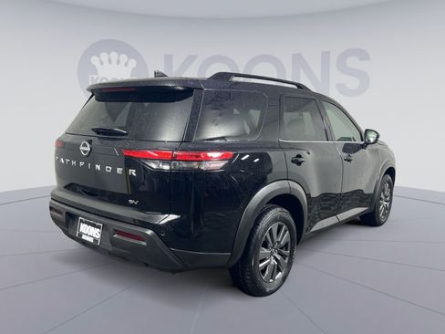 Used 2024 Nissan Pathfinder SV FWD image 11