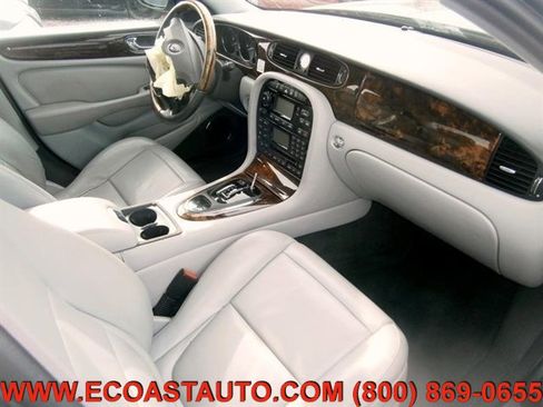 Used 2005 Jaguar XJ8 image 5