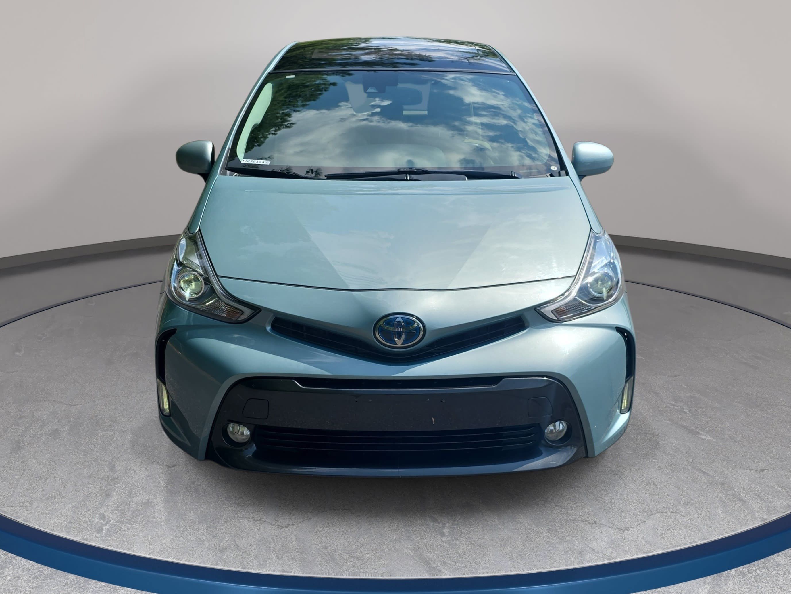 Used 2015 Toyota Prius V Five w/ Advanced Technology Package FWD image 2