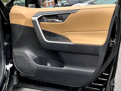 Used 2024 Toyota RAV4 XLE image 21