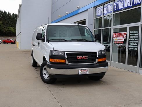 New 2025 GMC Savana 3500 Work Van w/ Driver Convenience Package image 33