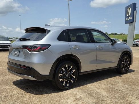 Used 2026 Honda HR-V EX-L image 4