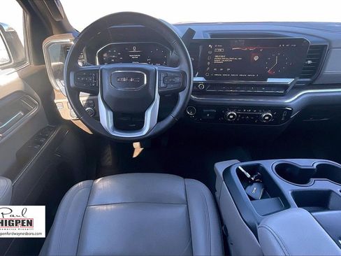 Used 2025 GMC Sierra 1500 SLT image 5