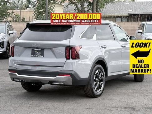 New 2026 Kia Sorento S FWD image 4