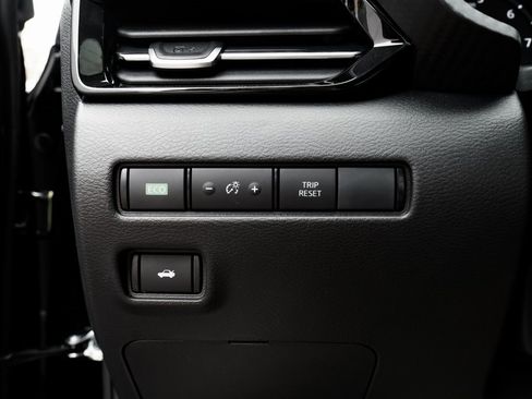 New 2025 Nissan Sentra SR w/ SR Premium Package image 18