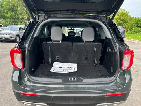 Used 2022 Ford Explorer XLT w/ Equipment Group 202A AWD/4WD image 14