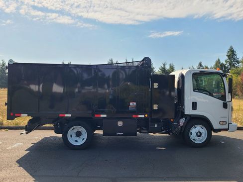 New 2024 Chevrolet Low Cab Forward image 7