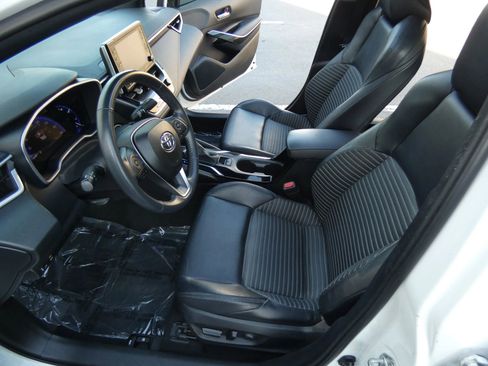 Used 2020 Toyota Corolla XSE image 53