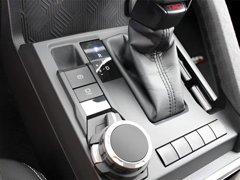 Used 2024 Toyota Tacoma TRD Sport image 16