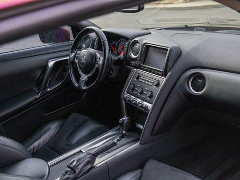 Used 2010 Nissan GT-R Premium image 58