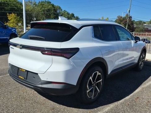 New 2026 Chevrolet Equinox EV LT image 34