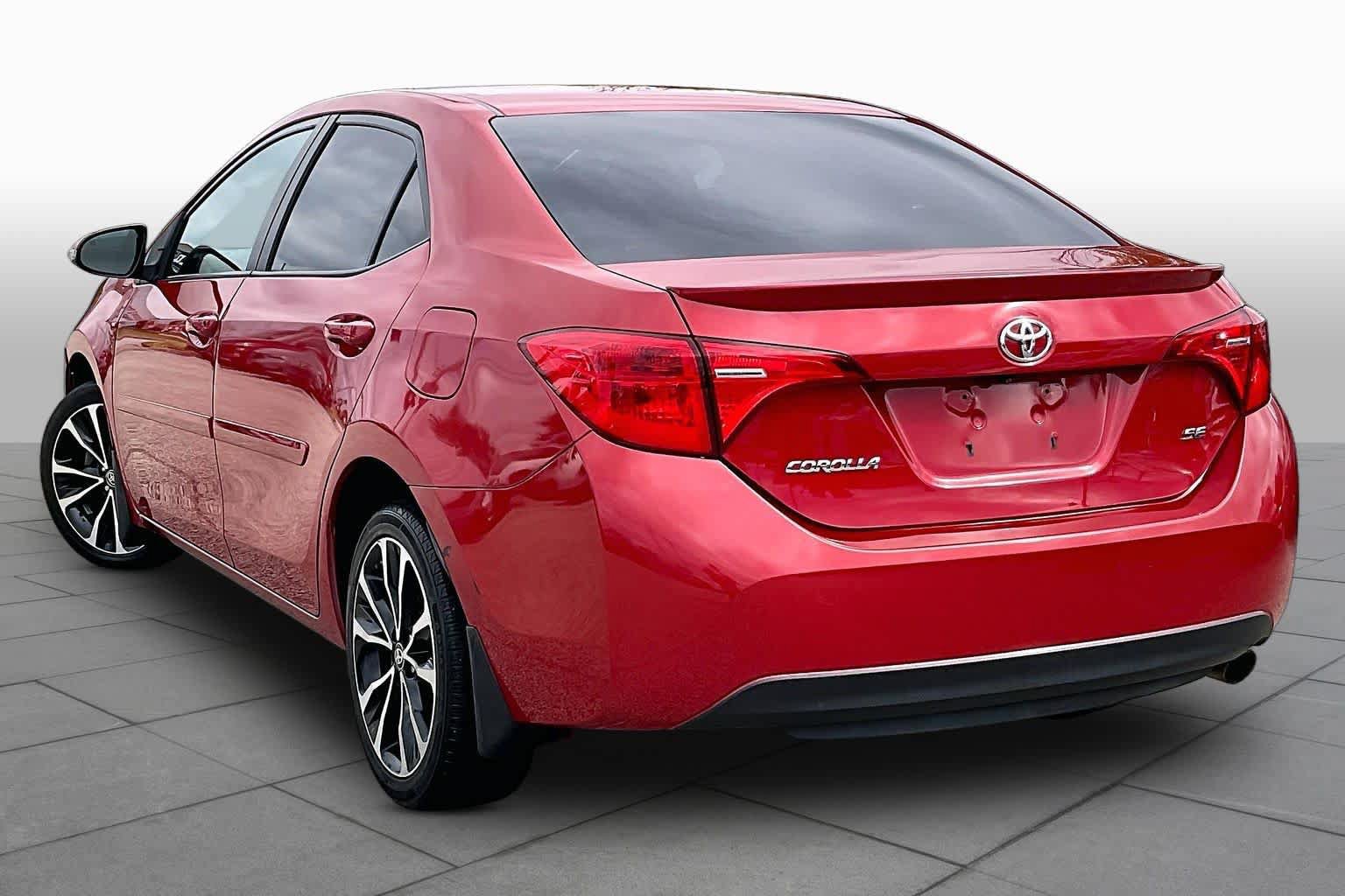 Used 2017 Toyota Corolla SE w/ Carpet Mat Package (TMS) FWD image 12