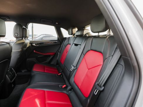 Certified 2022 Porsche Macan S image 24