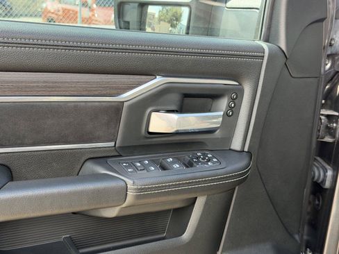 Used 2025 RAM 2500 Laramie AWD/4WD image 13