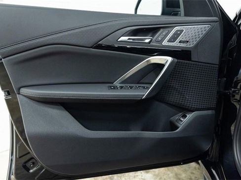 Certified 2025 BMW X2 xDrive28i w/ Technology Package image 17