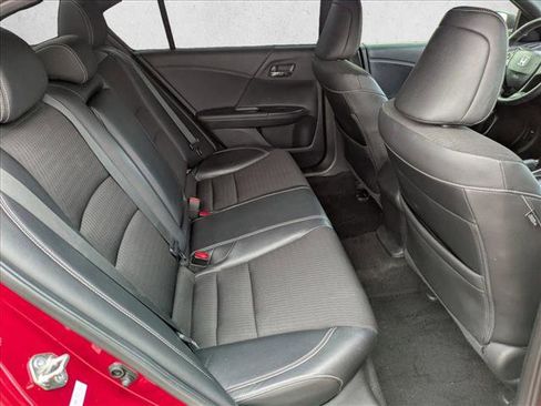 Used 2017 Honda Accord Sport image 19