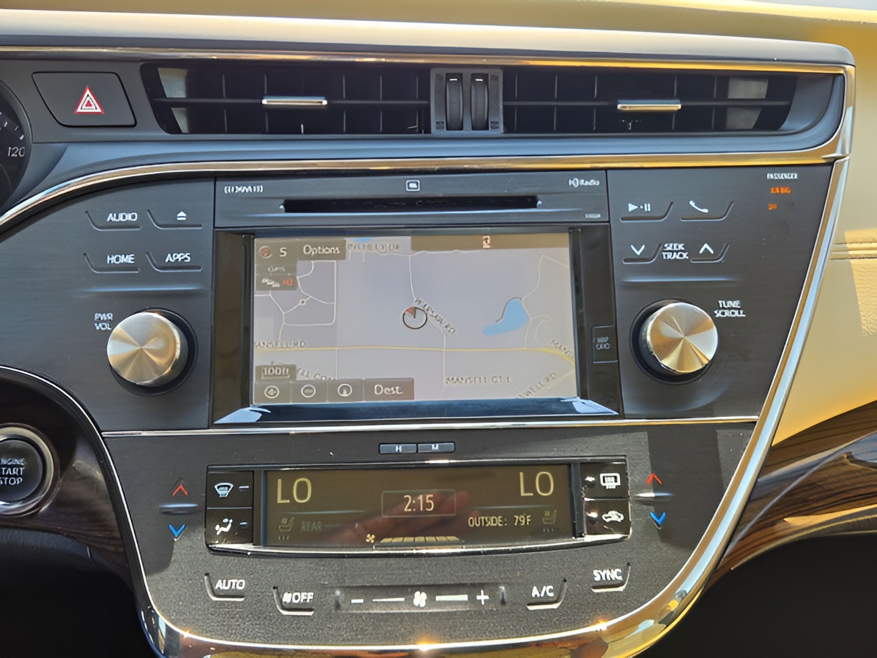 Used 2015 Toyota Avalon Limited FWD image 16