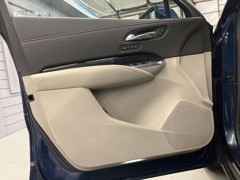 Used 2021 Cadillac XT4 Premium Luxury w/ Cold Weather Package image 9