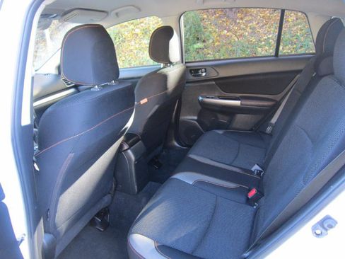 Used 2017 Subaru Crosstrek 2.0i Premium image 7