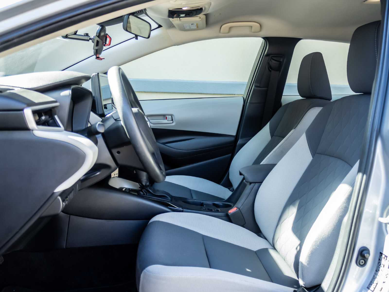 Used 2023 Toyota Corolla LE w/ Carpet Mat Package (TMS) AWD/4WD image 12