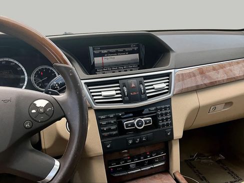 Used 2013 Mercedes-Benz E 350 Sedan image 6