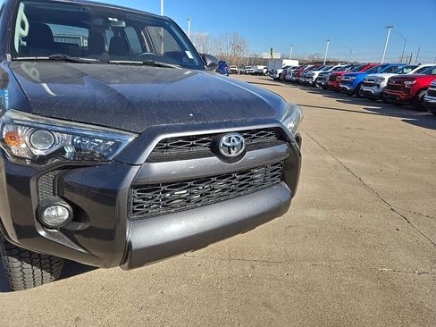 Used 2017 Toyota 4Runner SR5 image 45
