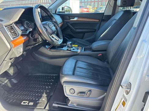 Used 2021 Audi Q5 2.0T Premium w/ Convenience Package image 9
