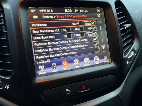 Used 2018 Jeep Cherokee Trailhawk image 36