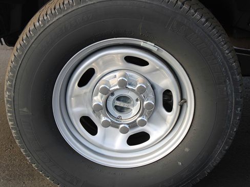 Used 2023 Ford F250 XL w/ FX4 Off-Road Package image 24