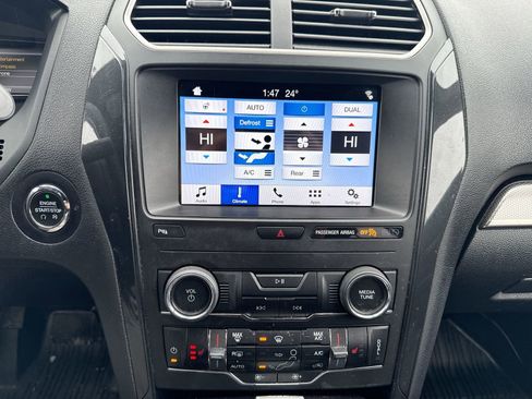 Used 2018 Ford Explorer XLT w/ Equipment Group 202A image 19
