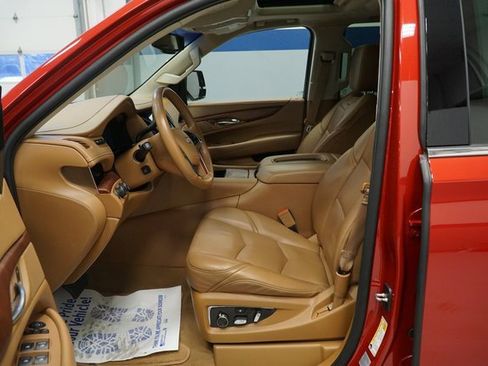 Used 2015 Cadillac Escalade Platinum image 16