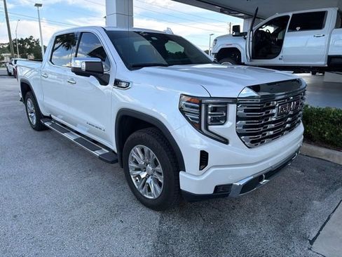 Used 2024 GMC Sierra 1500 Denali w/ Technology Package AWD/4WD image 3