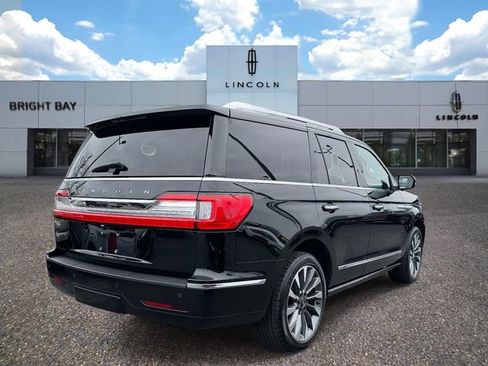 Used 2018 Lincoln Navigator Select image 4