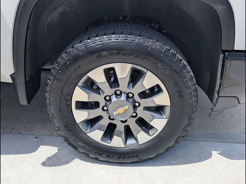 Used 2024 Chevrolet Silverado 2500 Custom w/ Custom Value Package AWD/4WD image 18