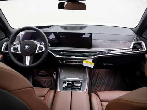 New 2027 BMW X7 xDrive40i w/ M Sport Package AWD/4WD image 11