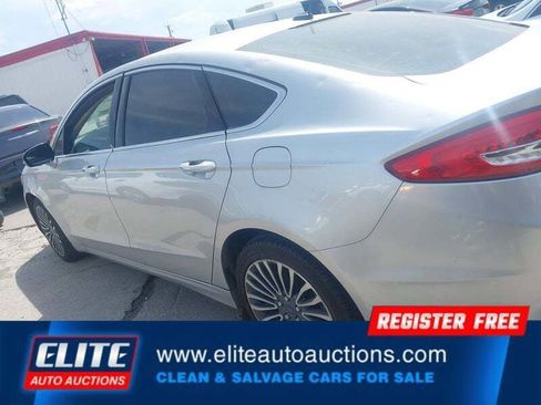 Used 2017 Ford Fusion SE w/ Fusion SE Technology Package image 27