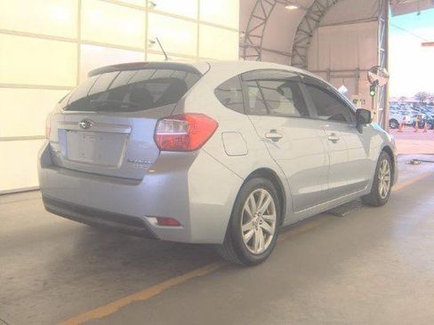 Used 2018 Subaru Impreza 2.0i image 2