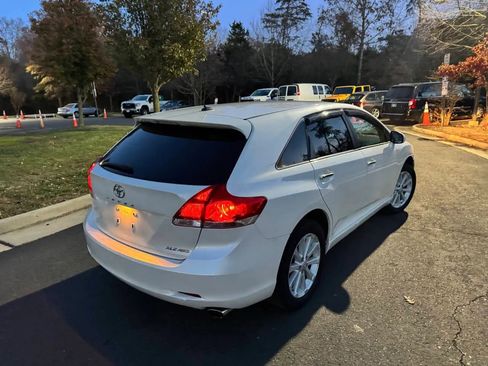 Used 2012 Toyota Venza XLE image 7