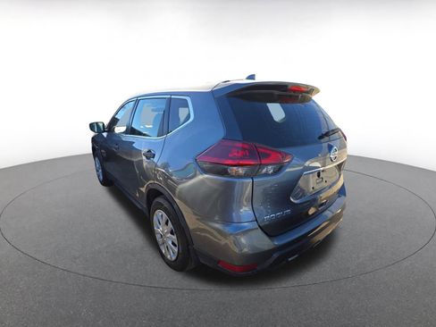 Used 2020 Nissan Rogue S image 4