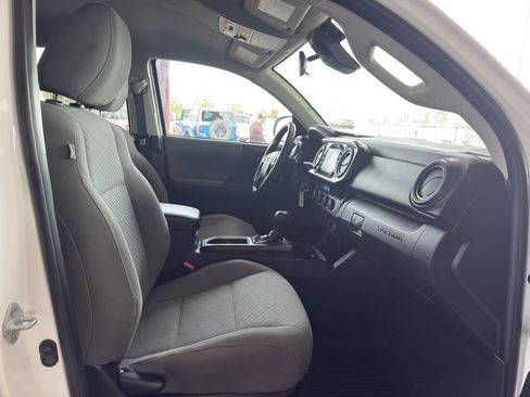 Used 2021 Toyota Tacoma SR image 9